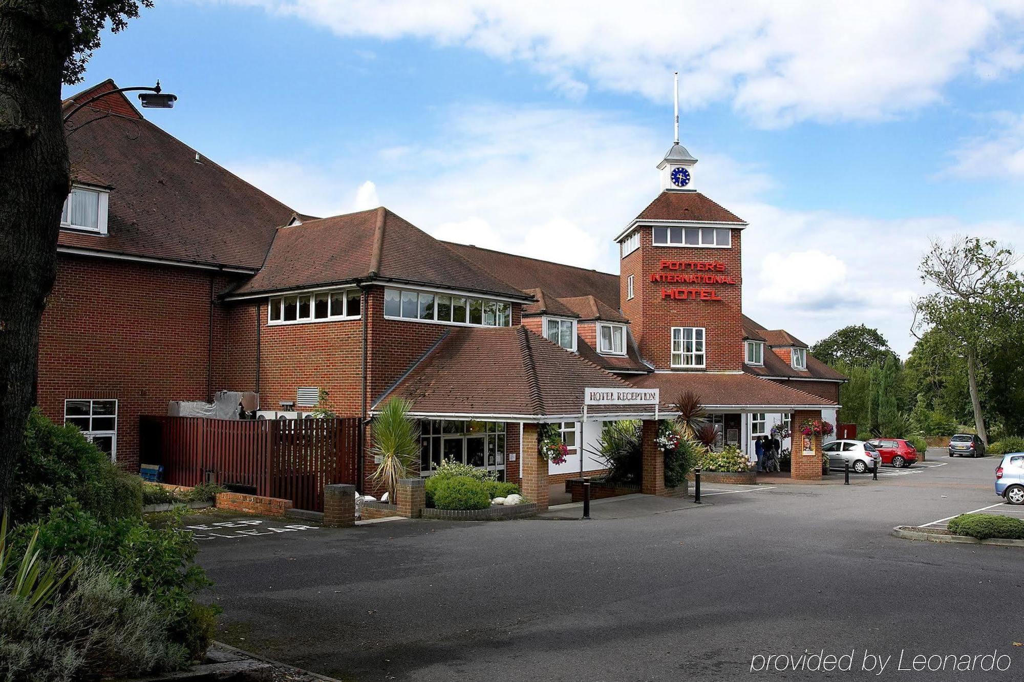 Potters International Hotel Aldershot Exteriér fotografie